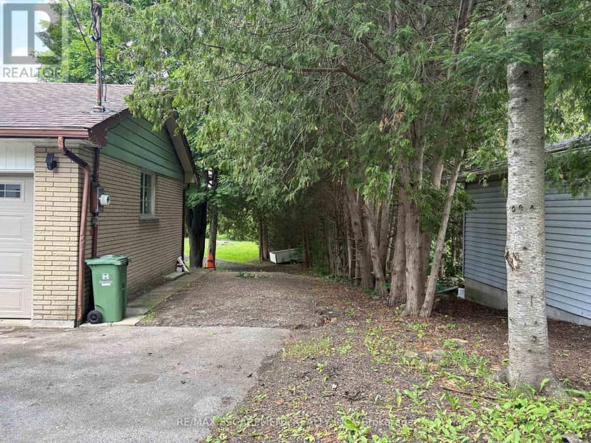 318 Freelton Road, Hamilton, photo 3
