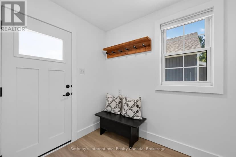 131 Bruce Street S — photo 26 of 40