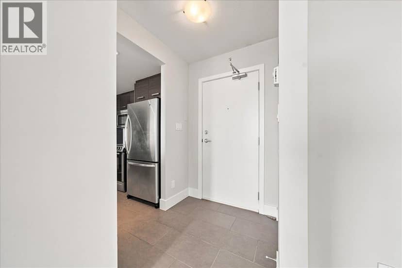 1804 2959 GLEN DRIVE, Coquitlam, photo 4