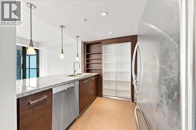 1804 2959 GLEN DRIVE, Coquitlam, photo 5