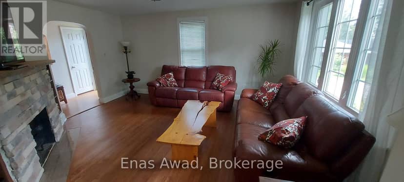 8 Lavallee Crescent — photo 8 of 21