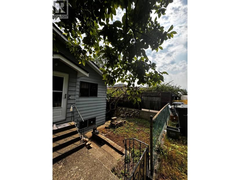 2205 NINTH AVENUE, New Westminster, photo 2