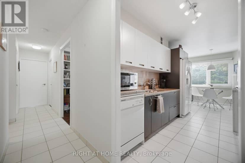 301 - 1580 Mississauga Valley Boulevard — photo 6 of 40