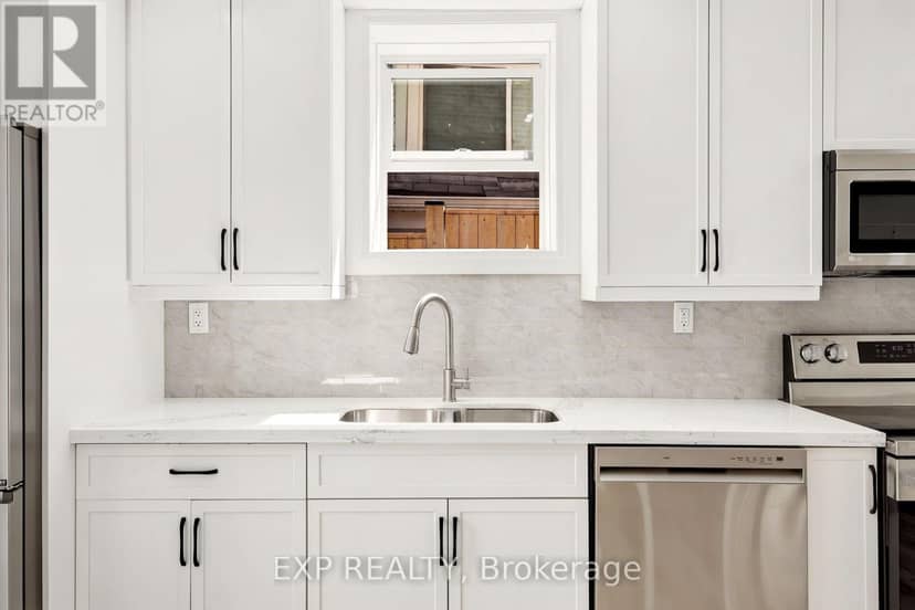 131 St George Street — photo 19 of 23
