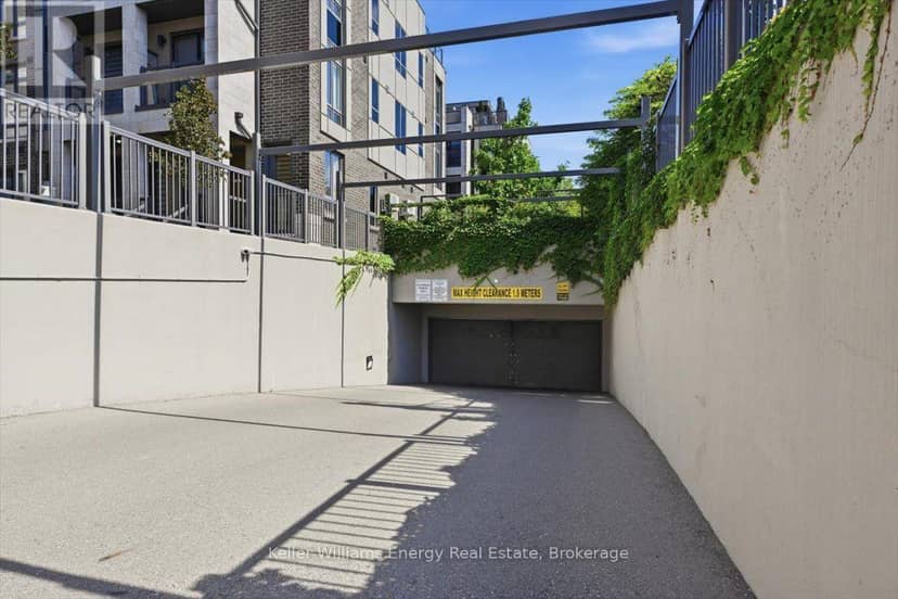 65 - 721 Lawrence Avenue W — photo 26 of 29