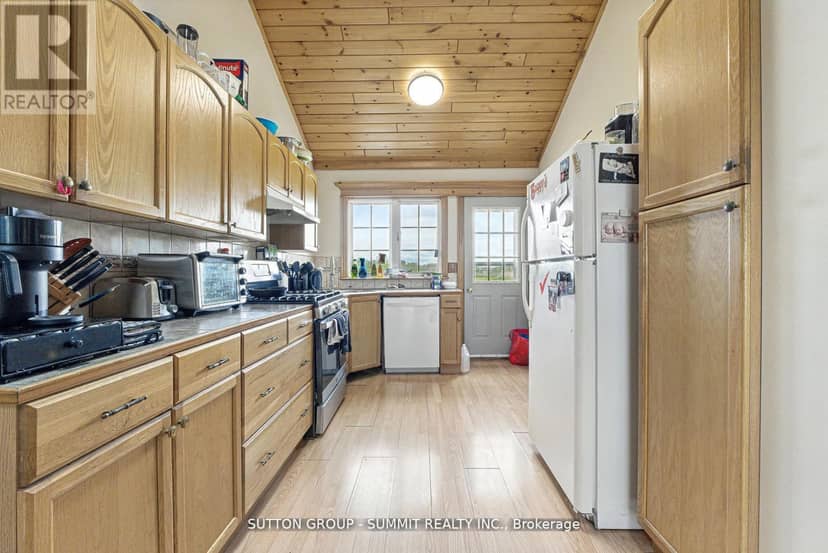 8555 Heritage Road — photo 5 of 35