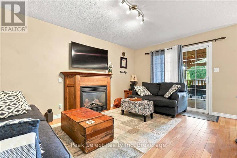 180 Ridgewood Crescent — photo 14 of 40