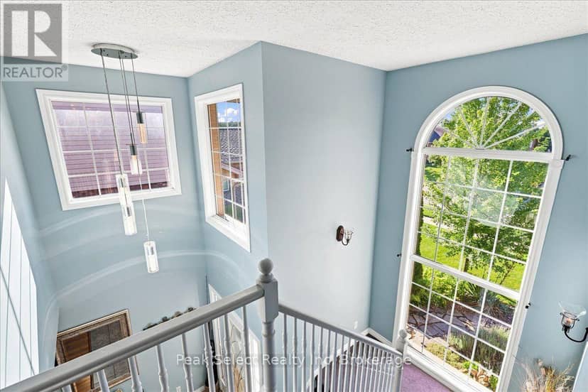 180 Ridgewood Crescent — photo 17 of 40