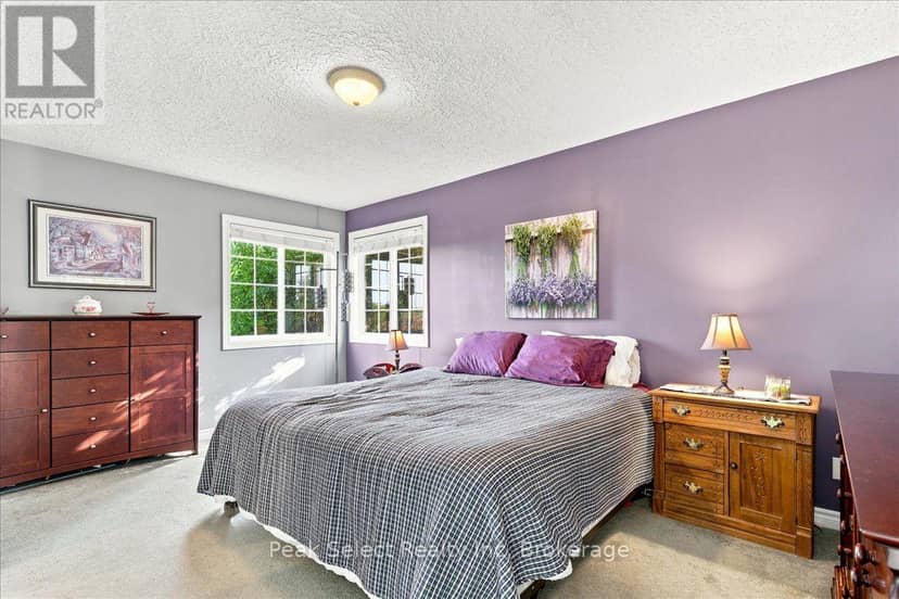 180 Ridgewood Crescent — photo 18 of 40