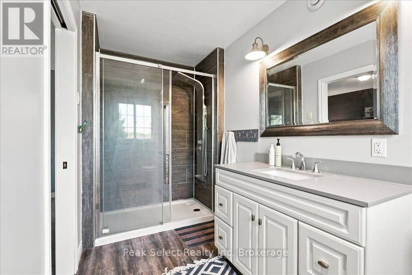 180 Ridgewood Crescent — photo 21 of 40