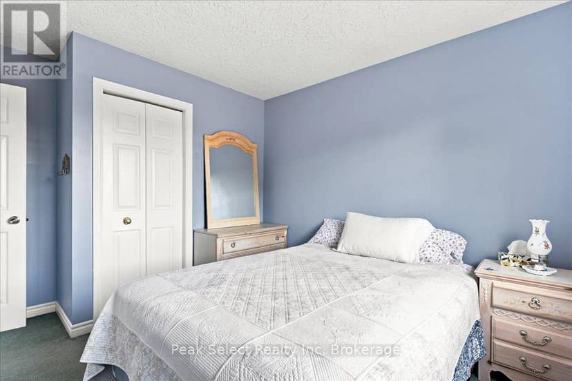 180 Ridgewood Crescent — photo 26 of 40