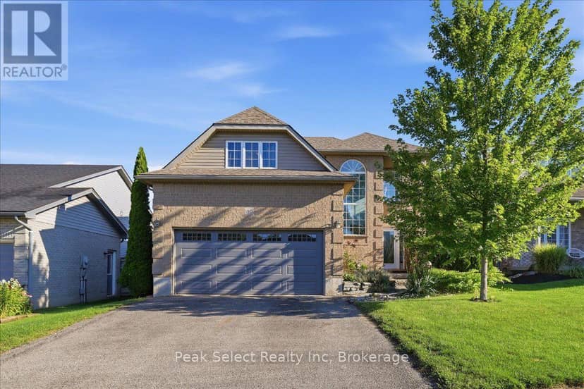 180 Ridgewood Crescent — photo 3 of 40