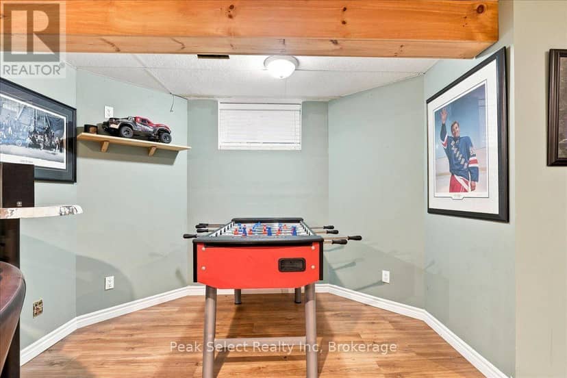 180 Ridgewood Crescent — photo 31 of 40