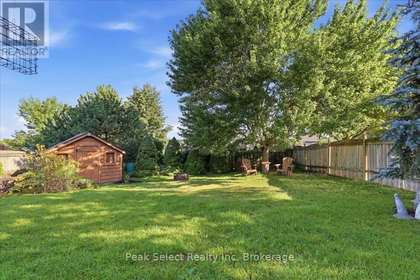 180 Ridgewood Crescent — photo 38 of 40