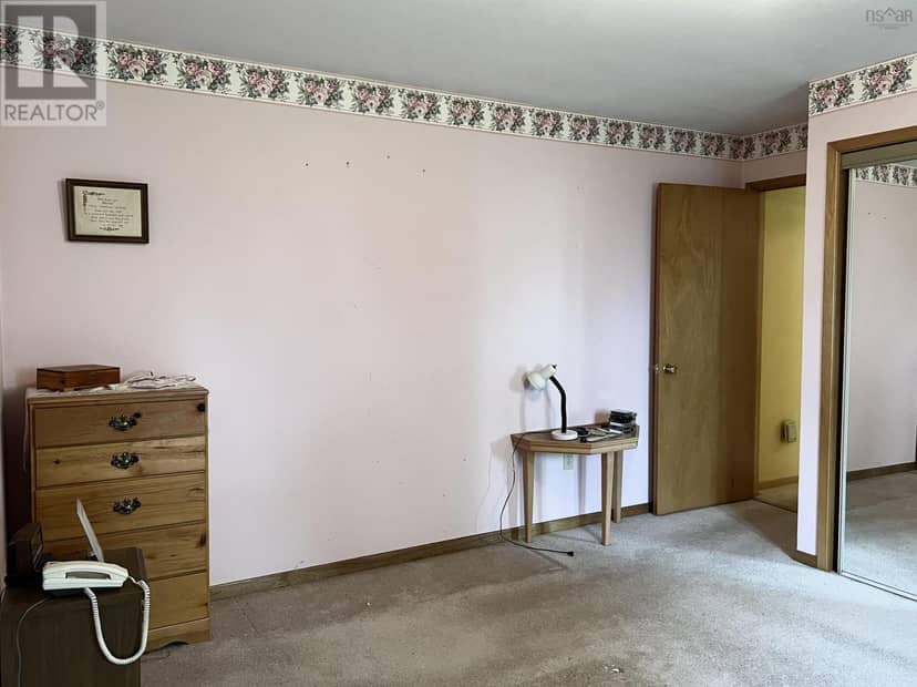 355 Pleasant Street — photo 15 of 33