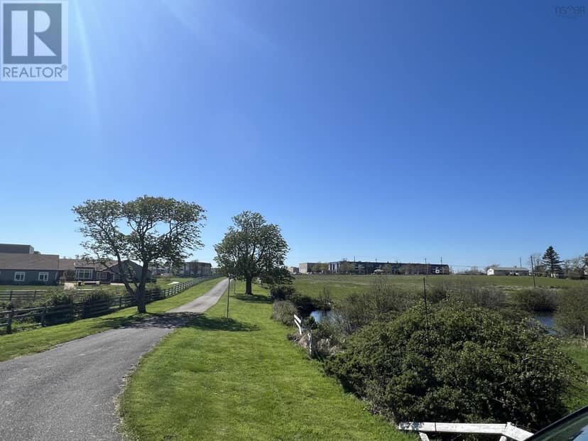 355 Pleasant Street, Yarmouth, photo 3