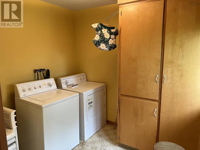 355 Pleasant Street, Yarmouth, photo 4