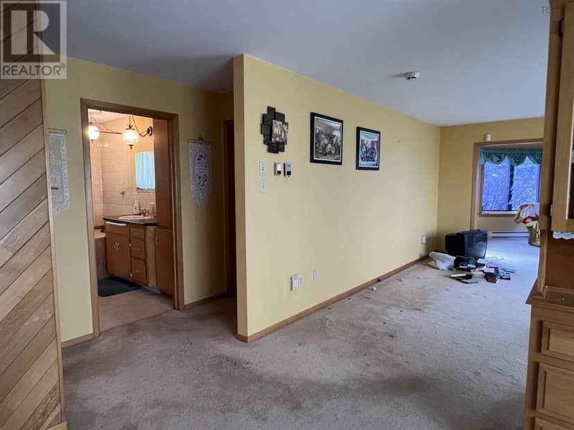 355 Pleasant Street — photo 17 of 33