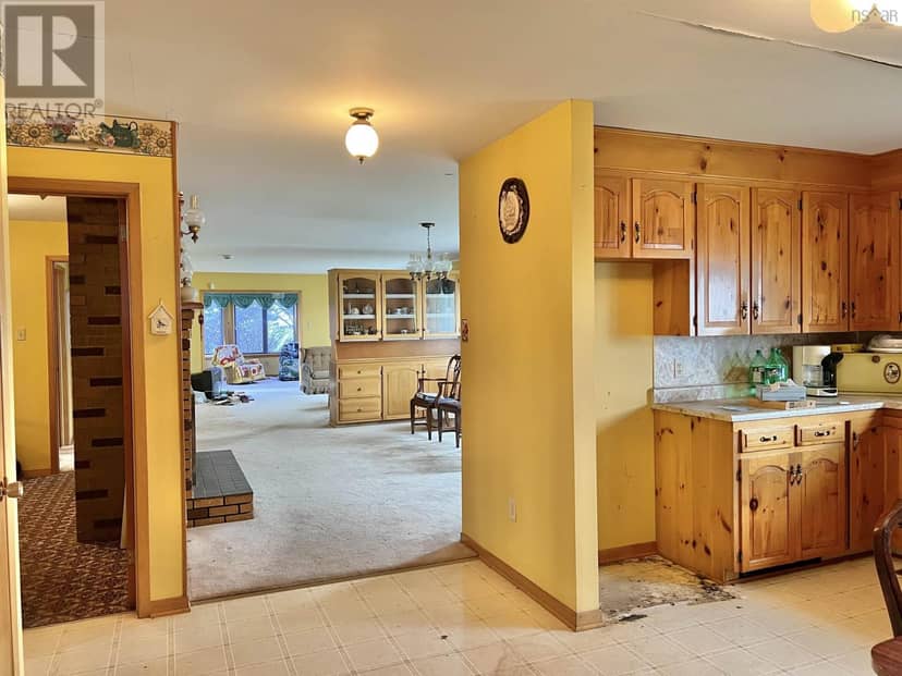 355 Pleasant Street — photo 9 of 33