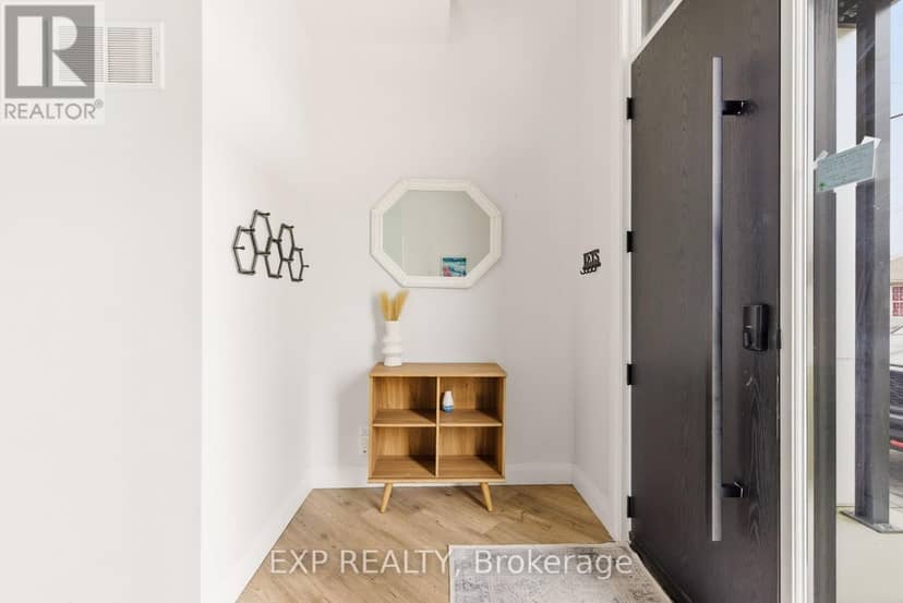 26 Huron Street — photo 4 of 40