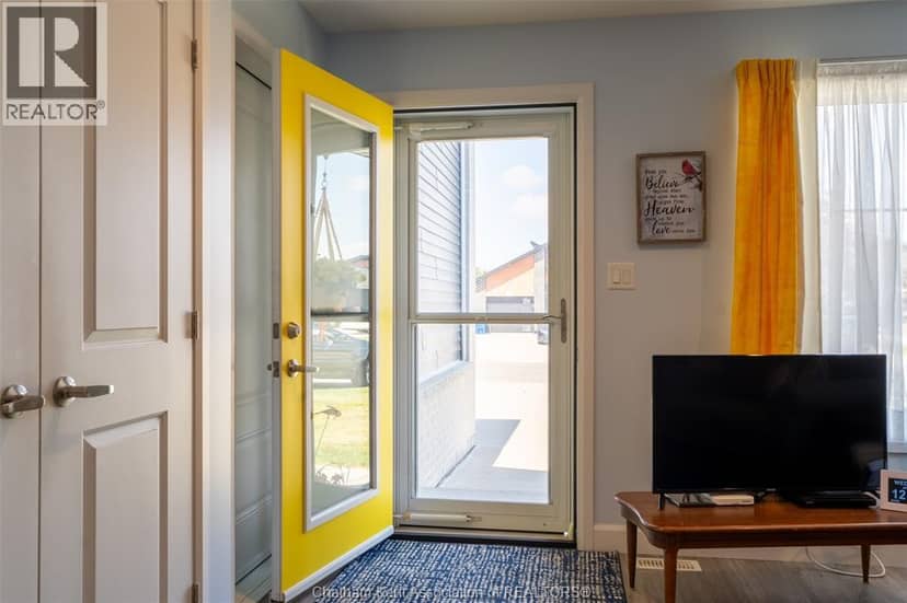 105 Moonstone CRESCENT — photo 4 of 40