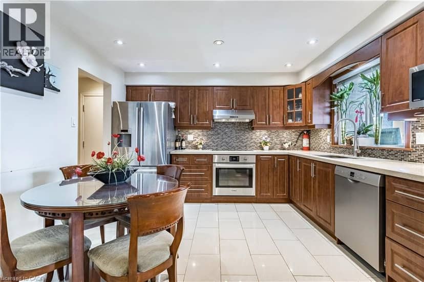 331 TORNADO Drive, Bradford West Gwillimbury, photo 7