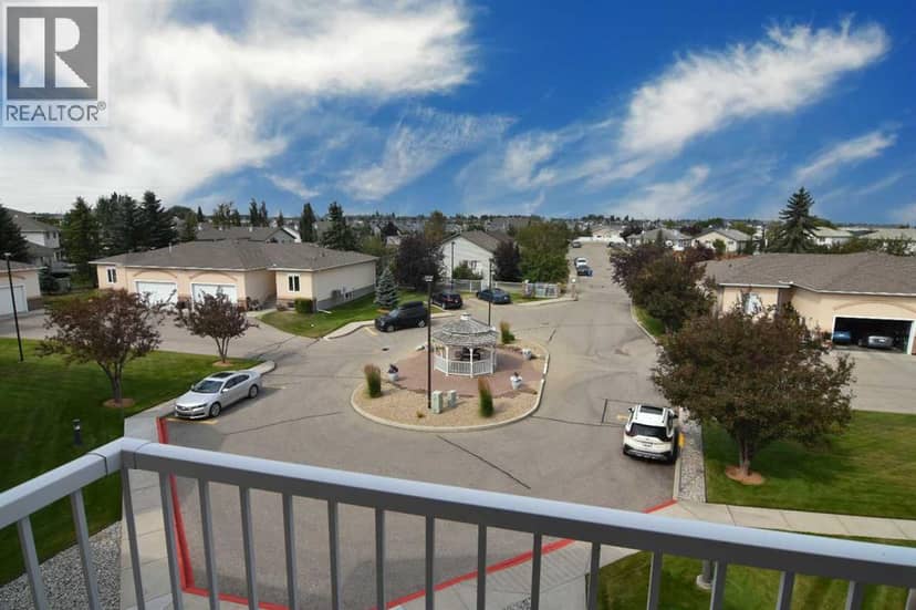 307, 43 Westlake Circle, Strathmore, photo 2
