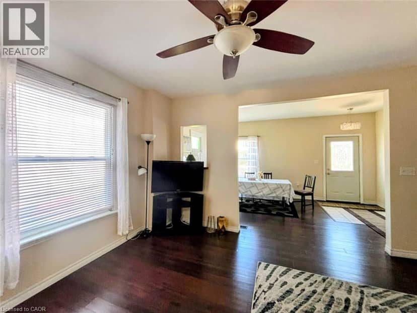 81 GREY Street — photo 16 of 40