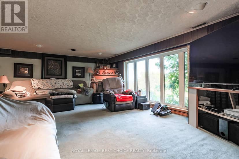 243 Lawlor Street — photo 20 of 31