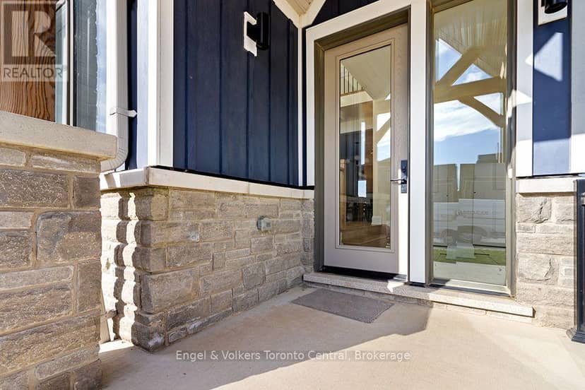160 Springside Crescent — photo 4 of 40