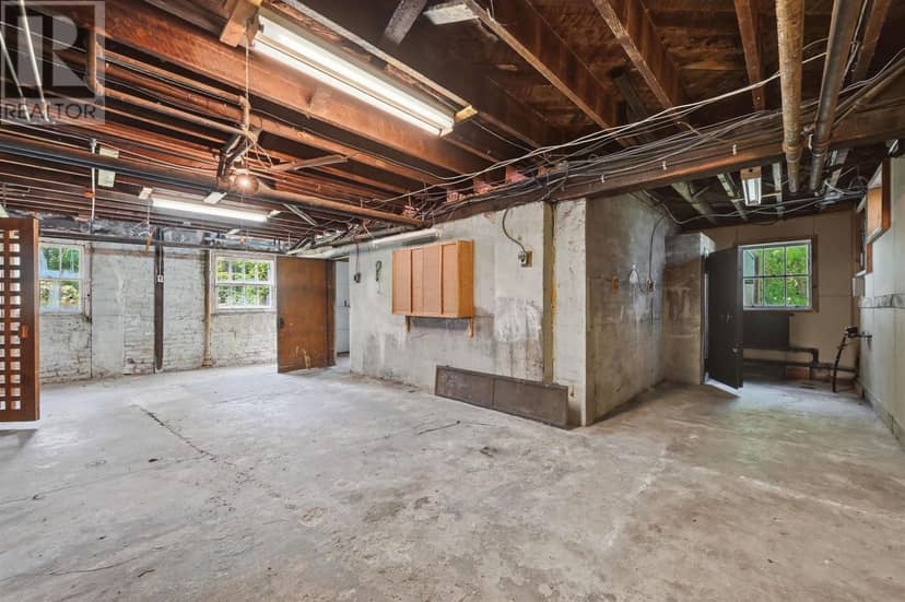6470 Coburg Road — photo 38 of 40