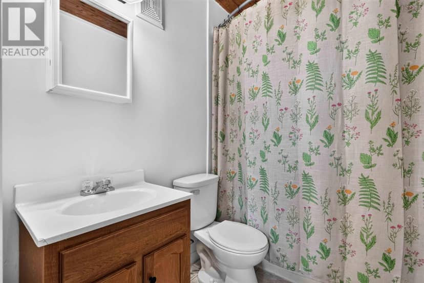 27 Drumdonald Road — photo 18 of 25