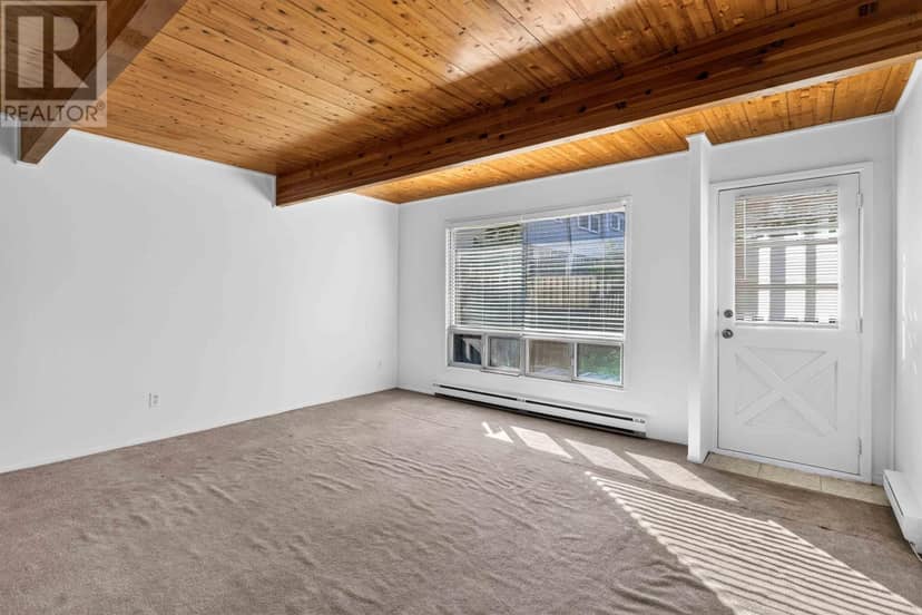27 Drumdonald Road — photo 13 of 25