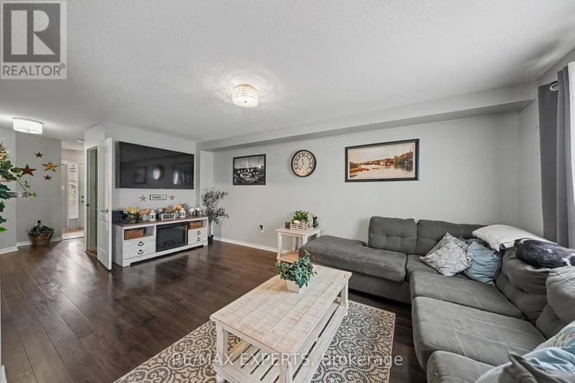 1261 Benson Street — photo 7 of 33
