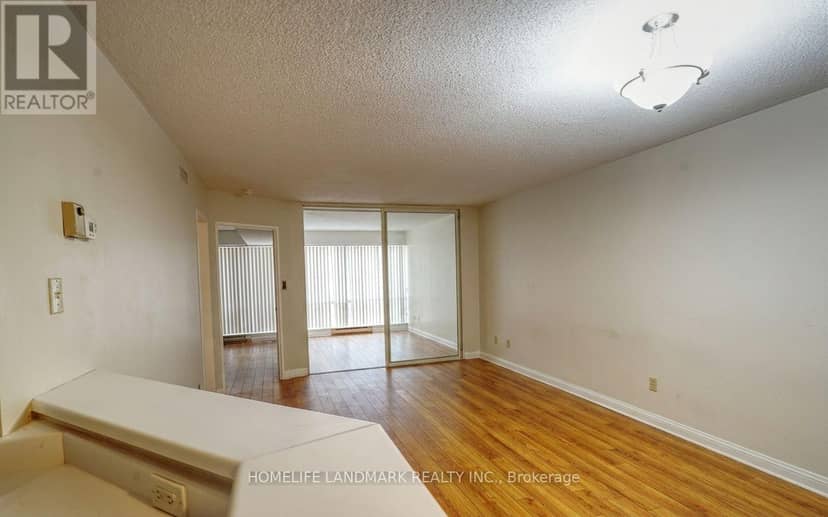 511 - 1001 Bay Street — photo 3 of 11
