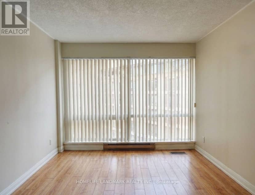 511 - 1001 Bay Street — photo 7 of 11