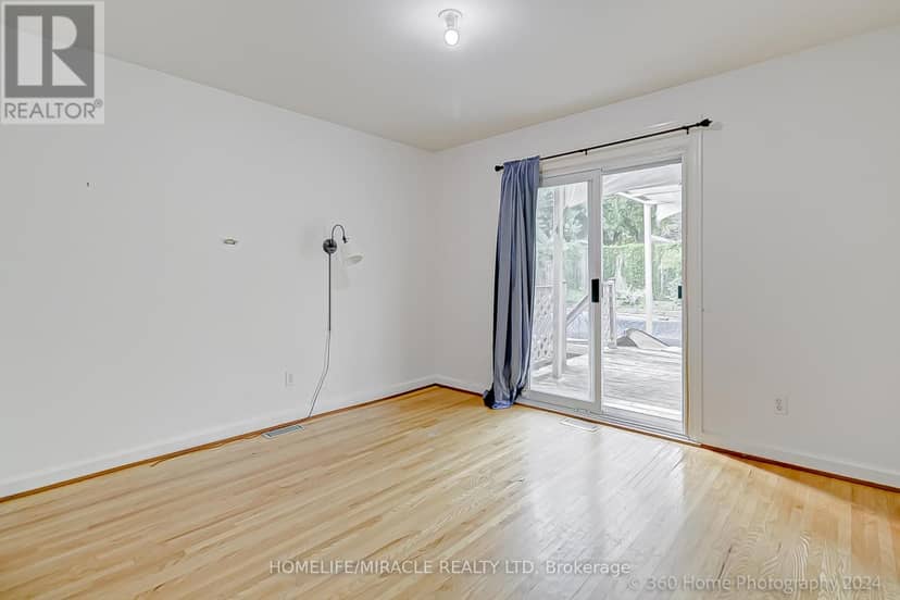 30 Fallowfield Road — photo 10 of 26