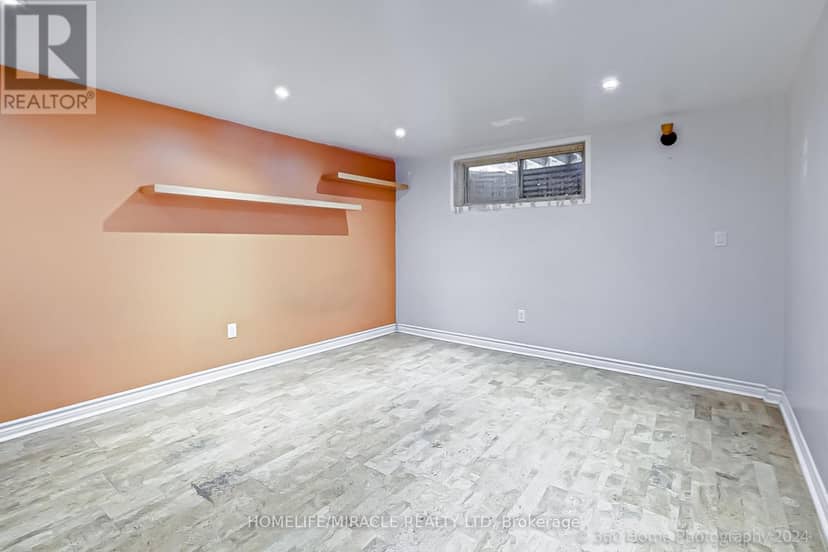 30 Fallowfield Road — photo 17 of 26
