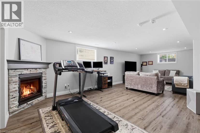 22 AMANDA Avenue — photo 21 of 31