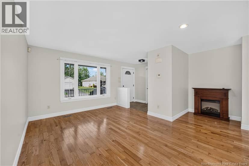125 Monarch Road — photo 10 of 40