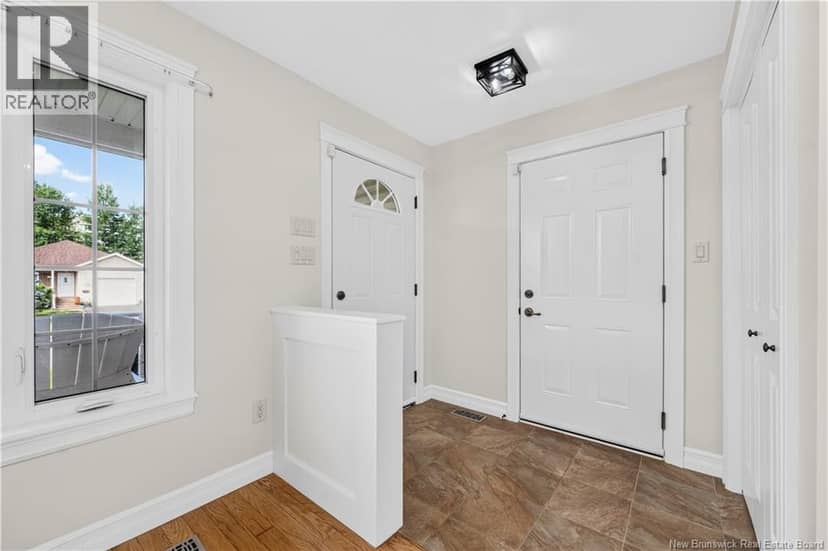 125 Monarch Road — photo 6 of 40