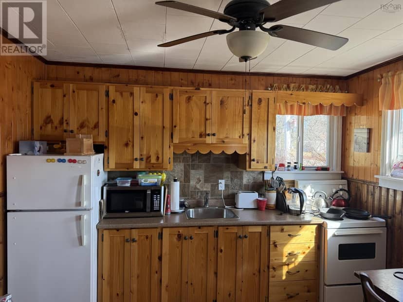 15576 Highway 316, Middle Country Harbour, photo 6