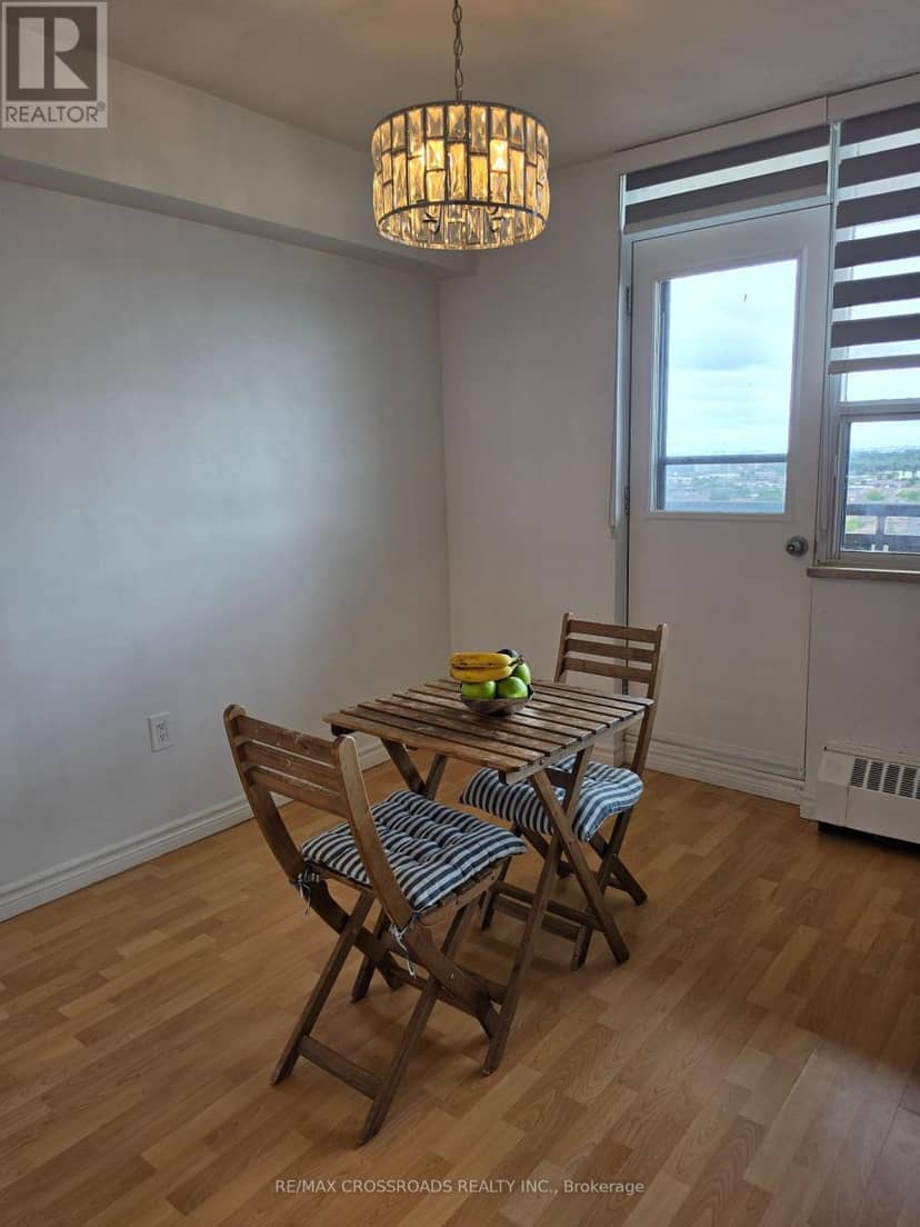 1004 - 5 Frith Road — photo 15 of 29
