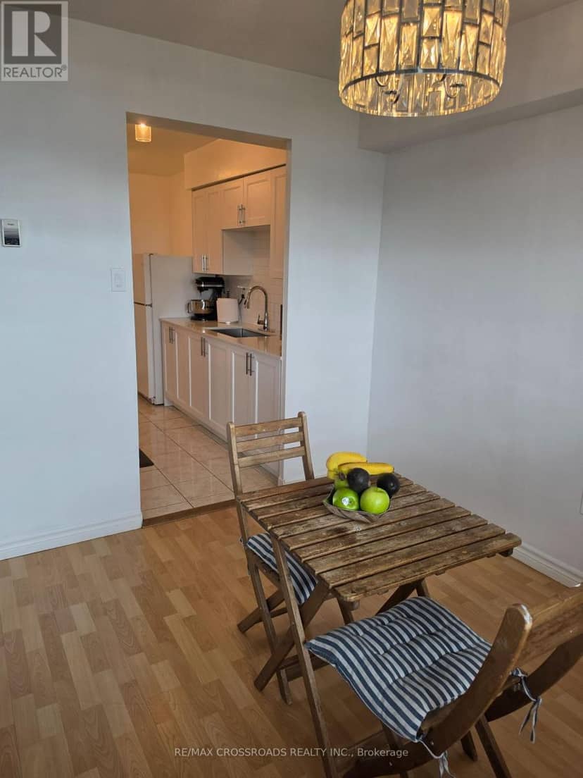 1004 - 5 Frith Road — photo 16 of 29