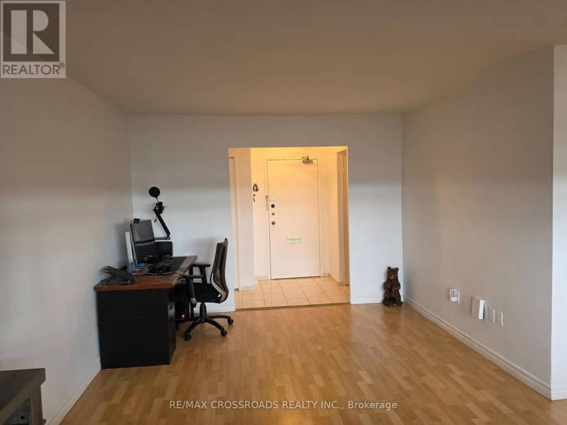 1004 - 5 Frith Road — photo 17 of 29