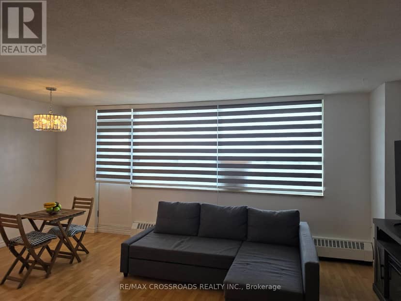1004 - 5 Frith Road — photo 19 of 29