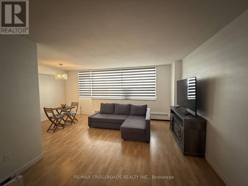 1004 - 5 Frith Road — photo 3 of 29