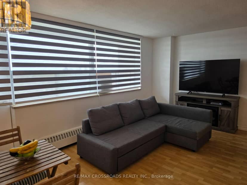 1004 - 5 Frith Road — photo 7 of 29