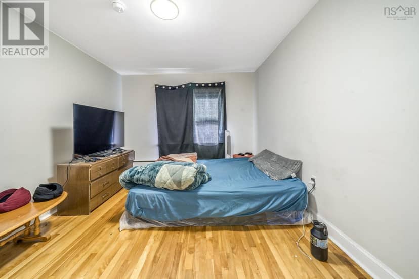 3176/78/80 Stanford Street — photo 15 of 40