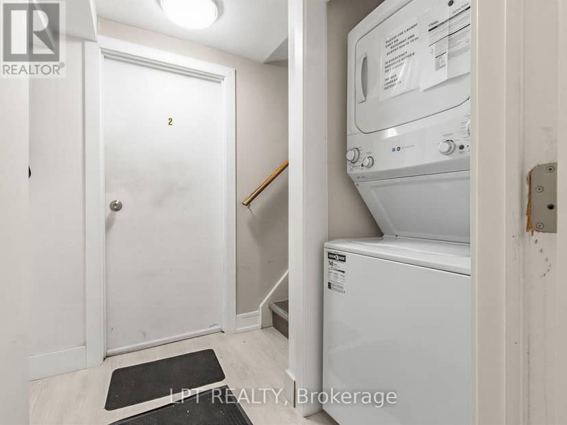 27 Kingsview Boulevard — photo 16 of 33